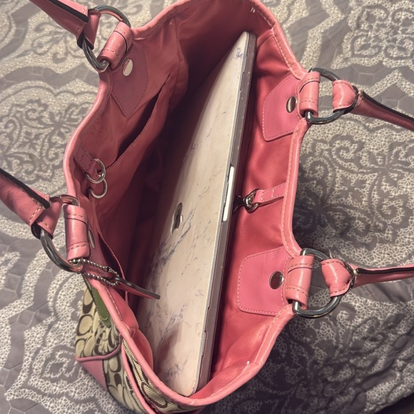 **SOLD ON MERCARI**RARE Coach Pink Daisy Applique Tote Bag - Picture 10 of 11